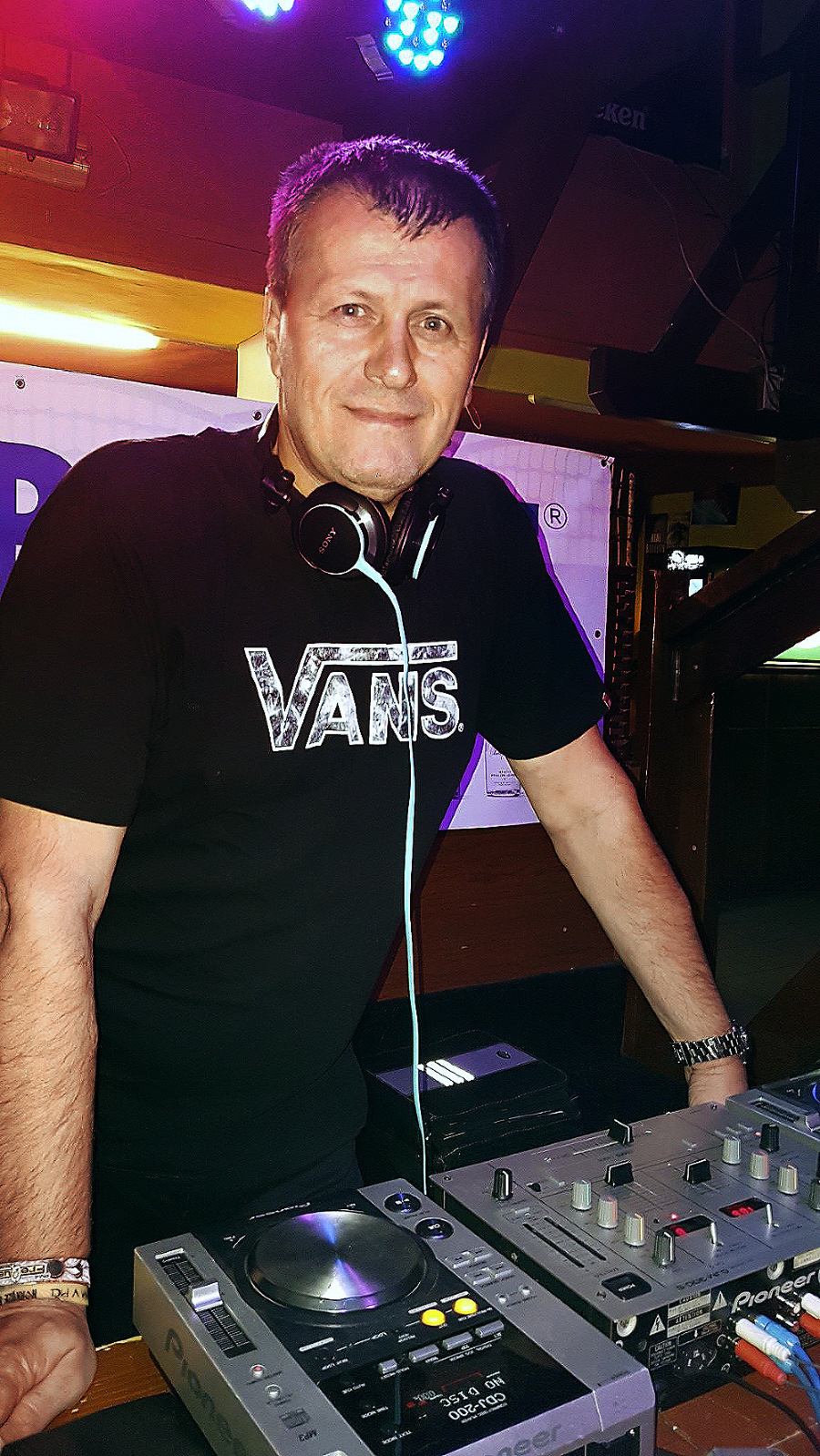 Úloha DJ-a ho veľmi napĺňala a bavila.