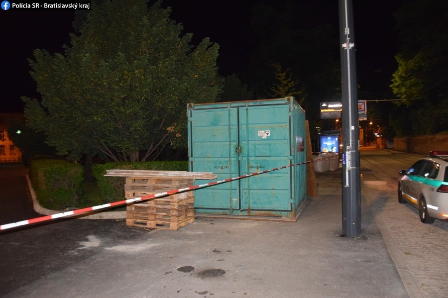 V centre Bratislavy ukradla dvojica mužov stavebné náradie, zadržala ich polícia.