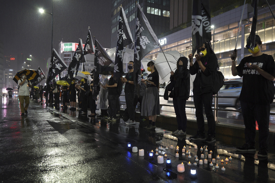 Aktivisti v Tokiu počas