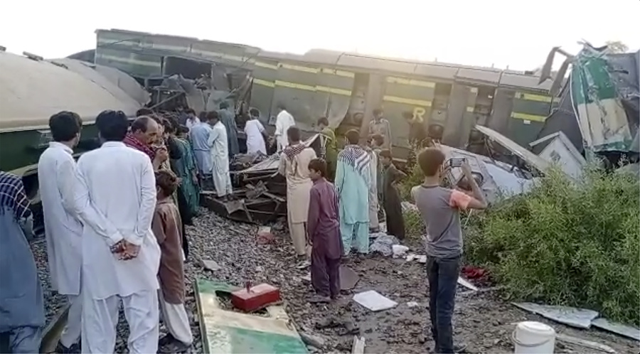Zrážka vlakov v Pakistane.