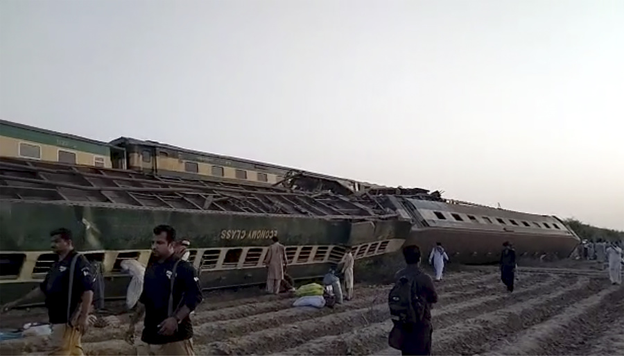 Zrážka vlakov v Pakistane.