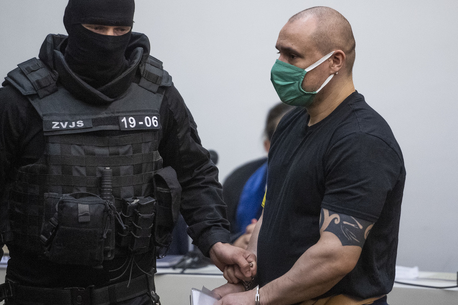 Szabó ako pomocník
strelca Marčeka putuje
defi nitívne do väzenia na 25 rokov.