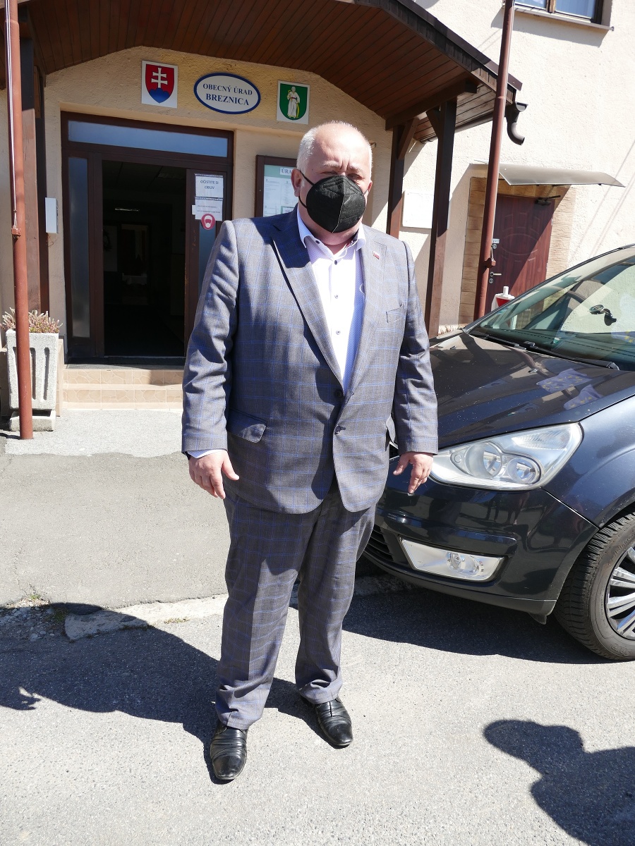 Brendza vraví, že starostovia majú náradie, ale nemajú ľudí.