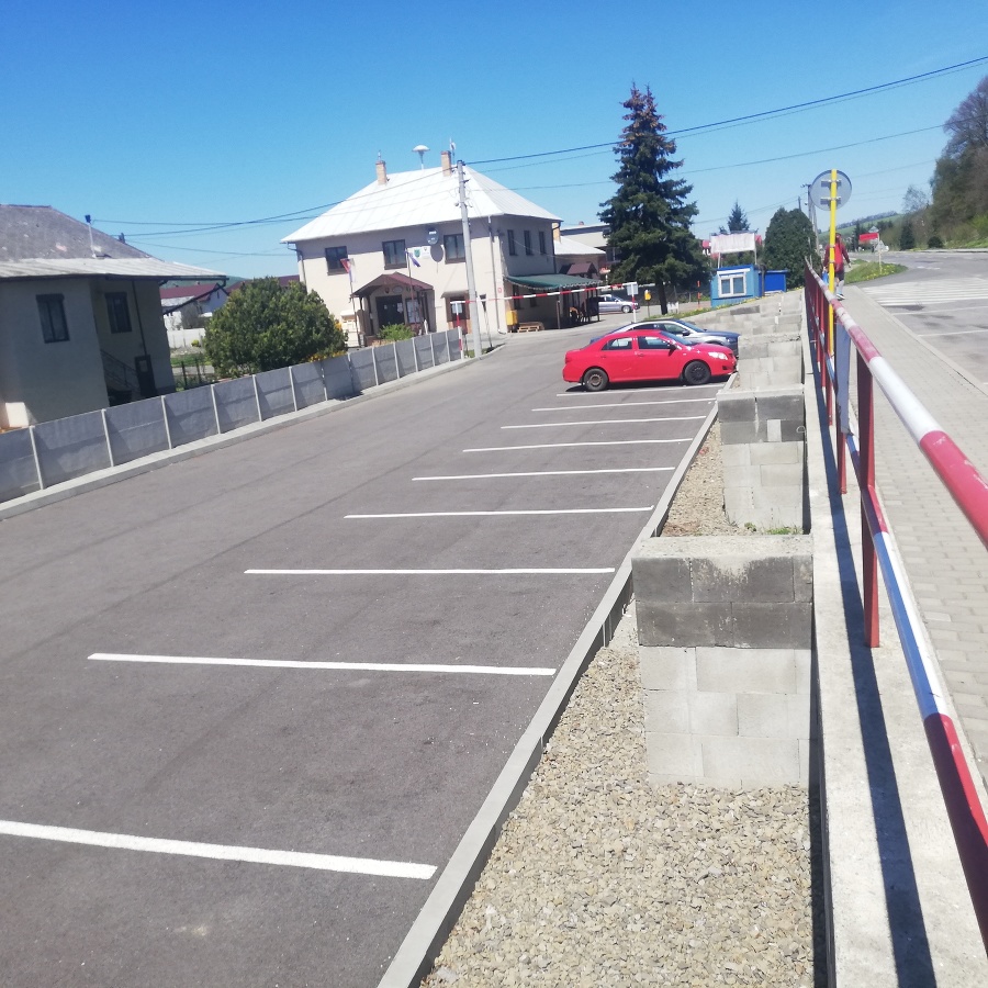 Nezamestnaní postavili i parkovisko.
