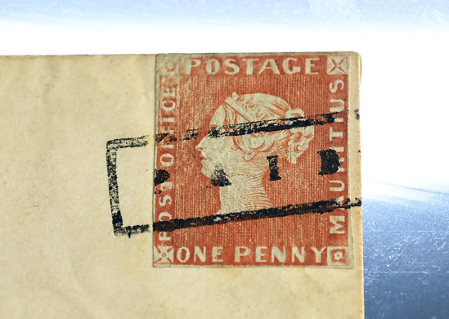 Výnimočná
známka je
nalepená
na starej
obálke.