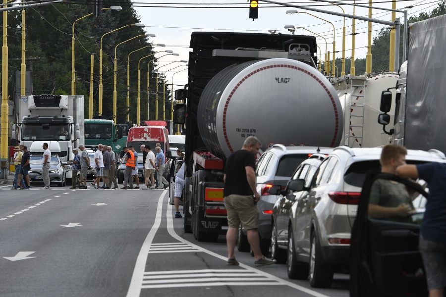 Blokádou cesty medzi Prešovom
