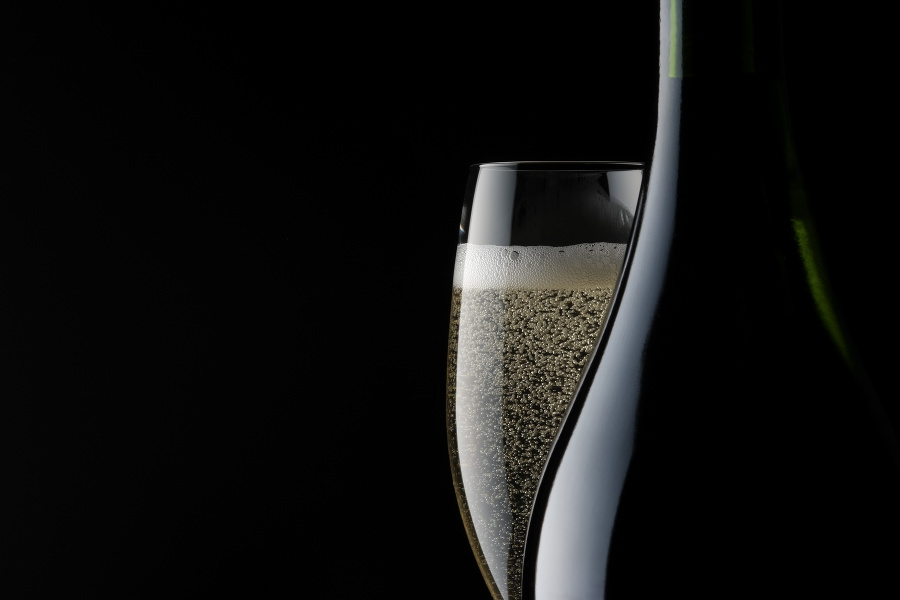 Francúzski výrobcovia šampanského žiadajú