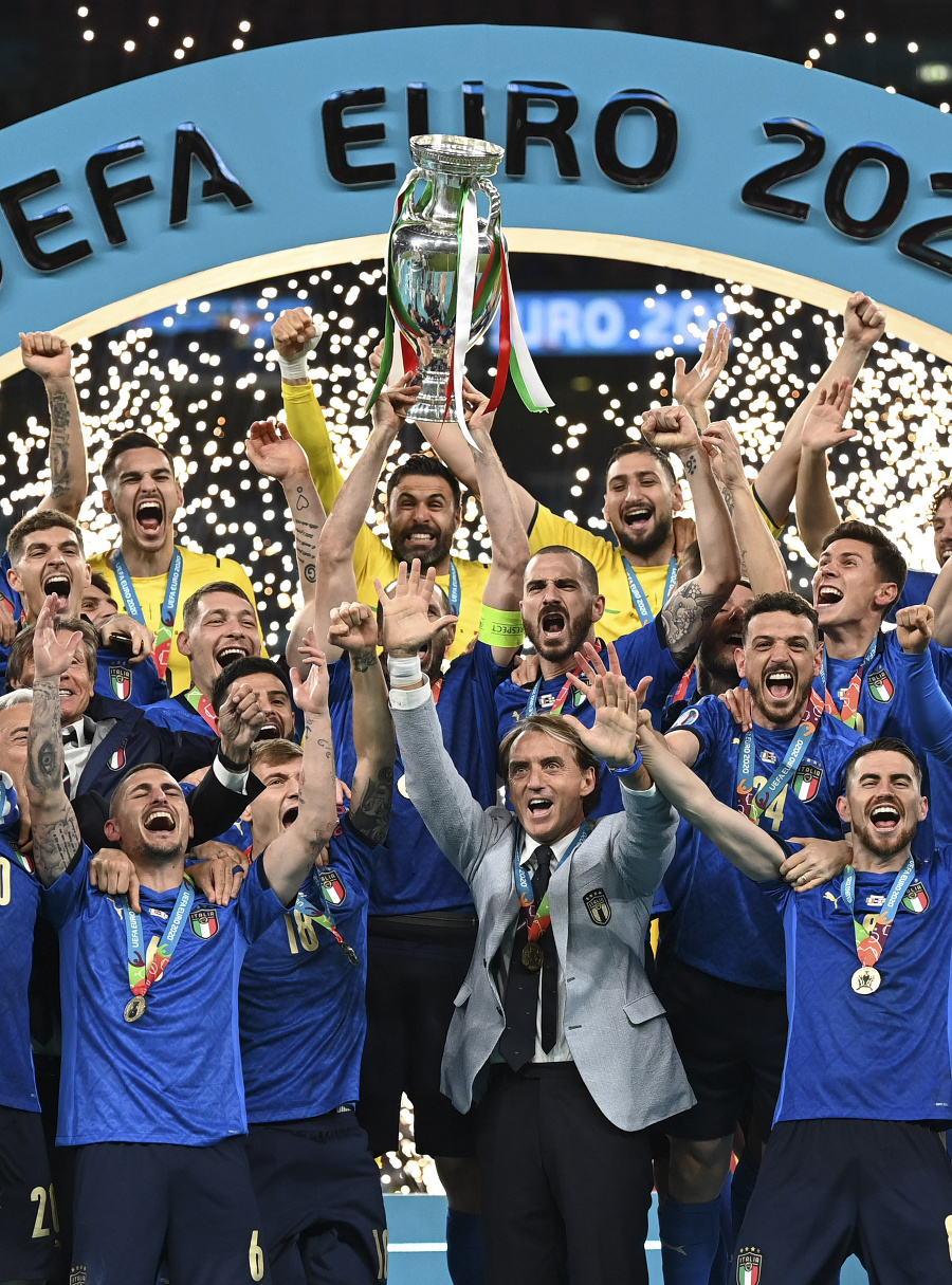 Talianski futbalisti získali titul