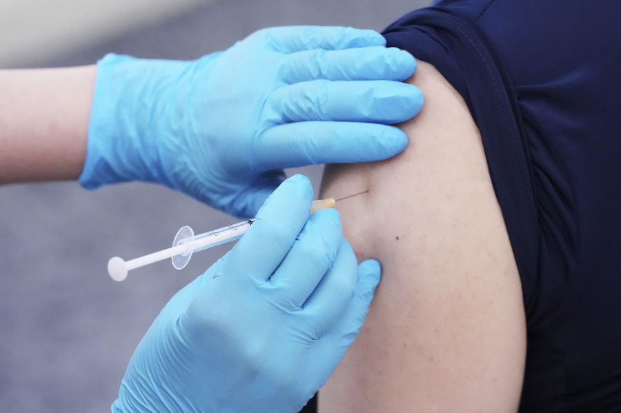 Očkovanie proti covidu v