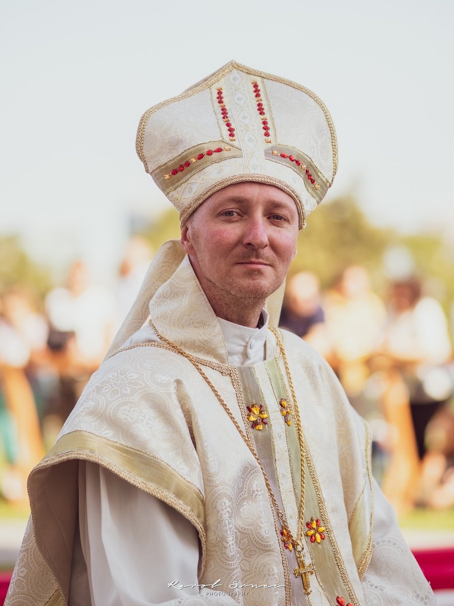 Ceremoniár: Do sprievodu Bratislavských korunovačných slávností chodí v kostýme