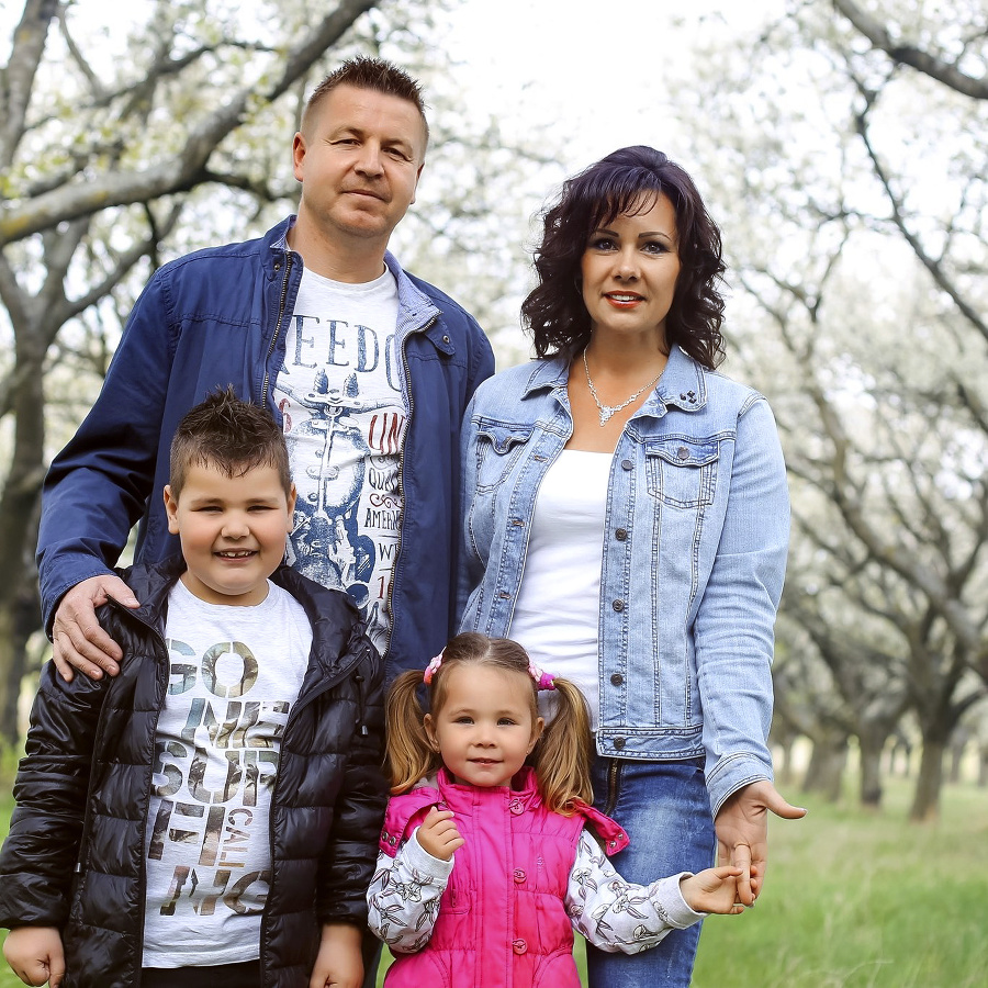Manželka Monika (41) a deti Monika (7) a Davidko (11) boli pre Juraja všetkým na svete.