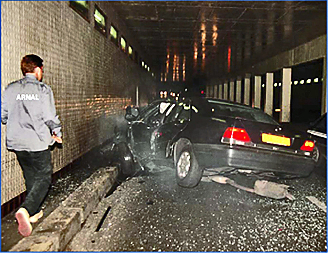 Paríž: Ku skutočnej autonehode došlo v tuneli Pont  de l'Alma.
