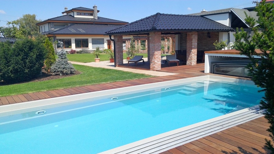 Vlastný bazén na záhrade je miestom pre dokonalý relax v súkromí, ale zároveň aj zvyšuje hodnotu vašej nehnuteľnosti.