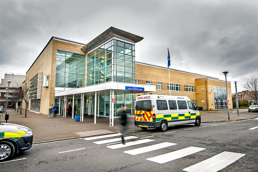 Nemocnici Newham zatopilo pohotovosť.