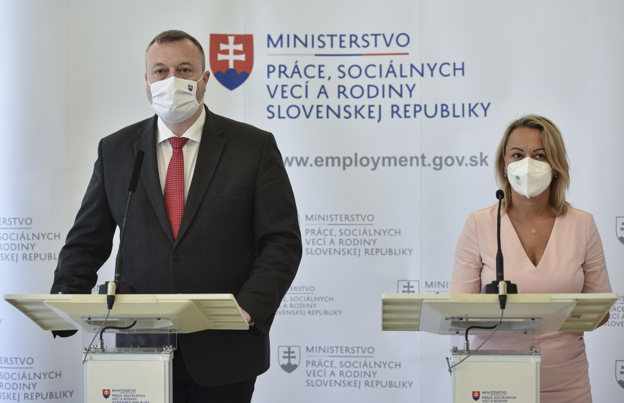 Minister práce, sociálnych vecí