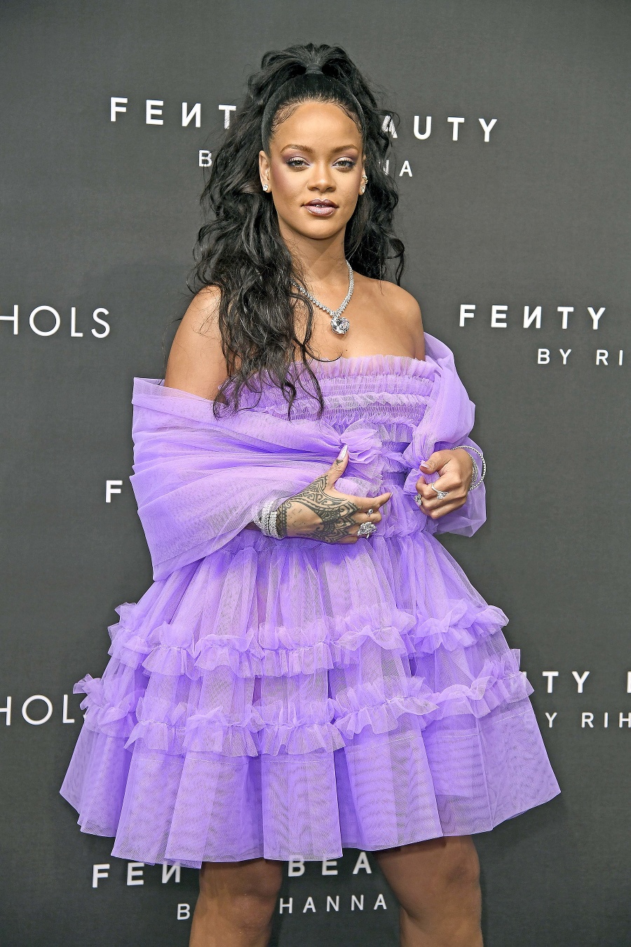 Rihanna buduje
svoju kozmetickú
značku od