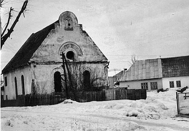 Synagógu v Podolínci zbúrali v roku 1988. Michal chce zachovať spomienku na túto stavbu.