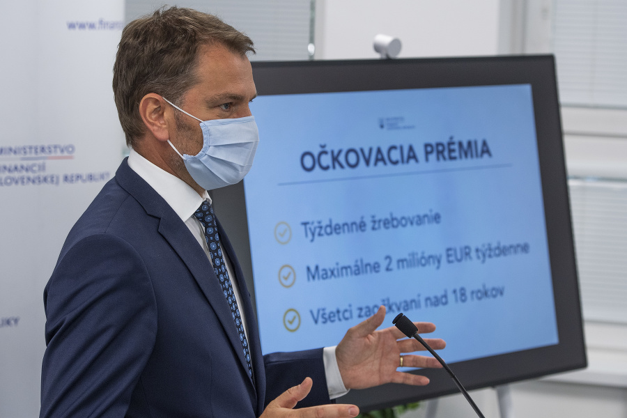 Podpredseda vlády a minister financií SR Igor Matovič (OĽaNO) počas tlačovej konferencie k podpore očkovania proti Covid-19 v Bratislave 