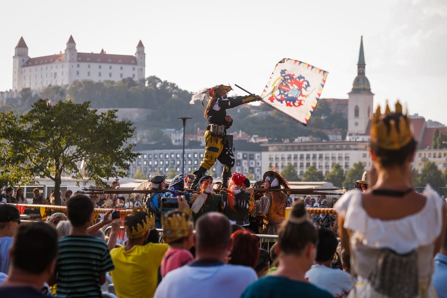 Minulosť Bratislavy pripomínajú počas víkendu korunovačné slávnosti.