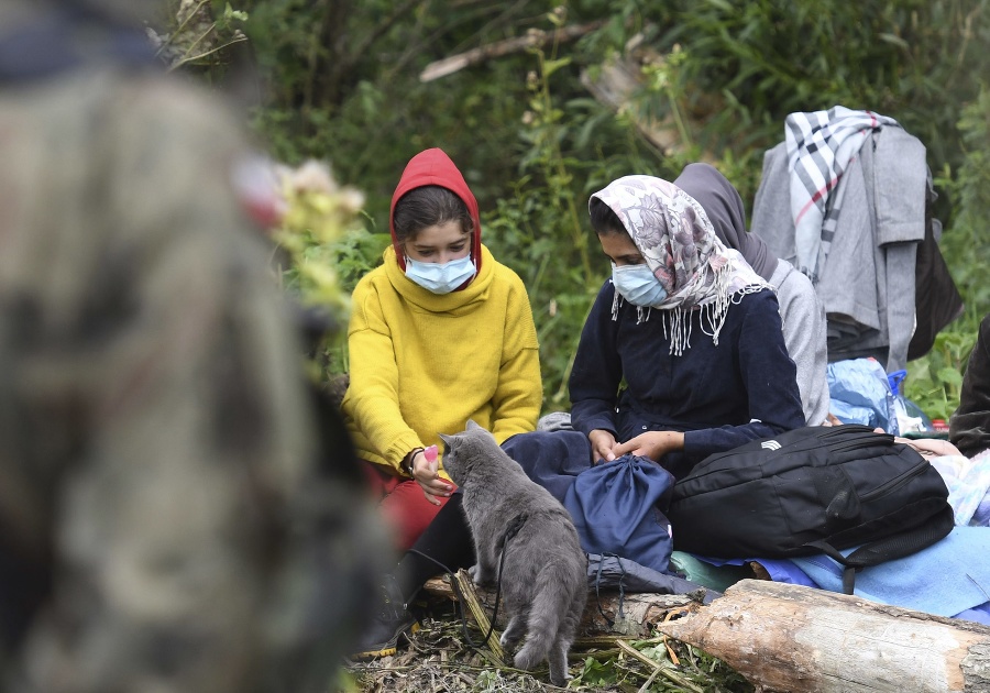 Migranti uviazli na hraničnom