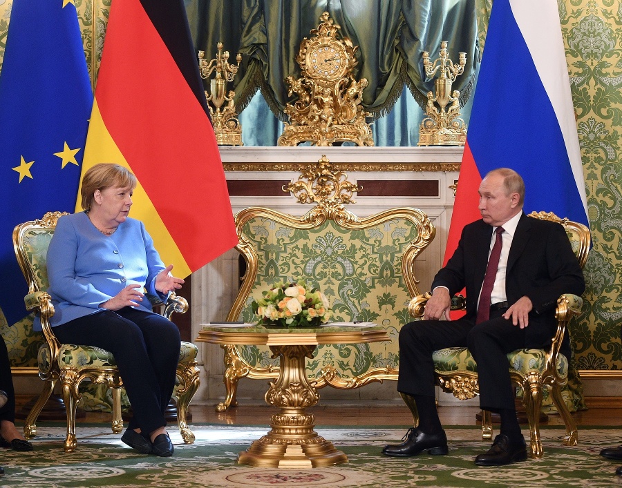 Merkelová počas návštevy Moskvy