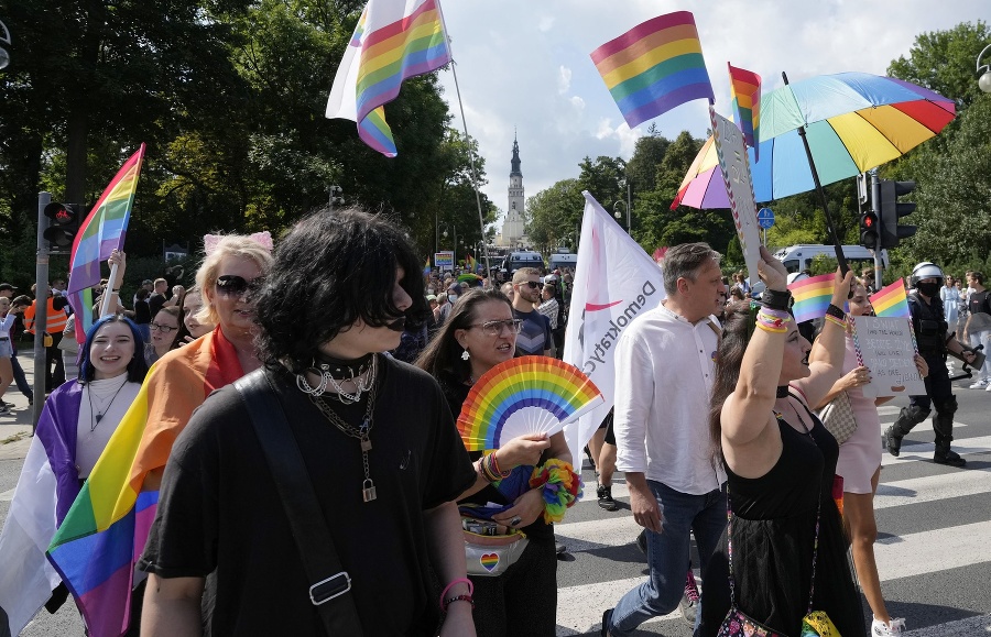 Pod prísnym policajným dohľadom