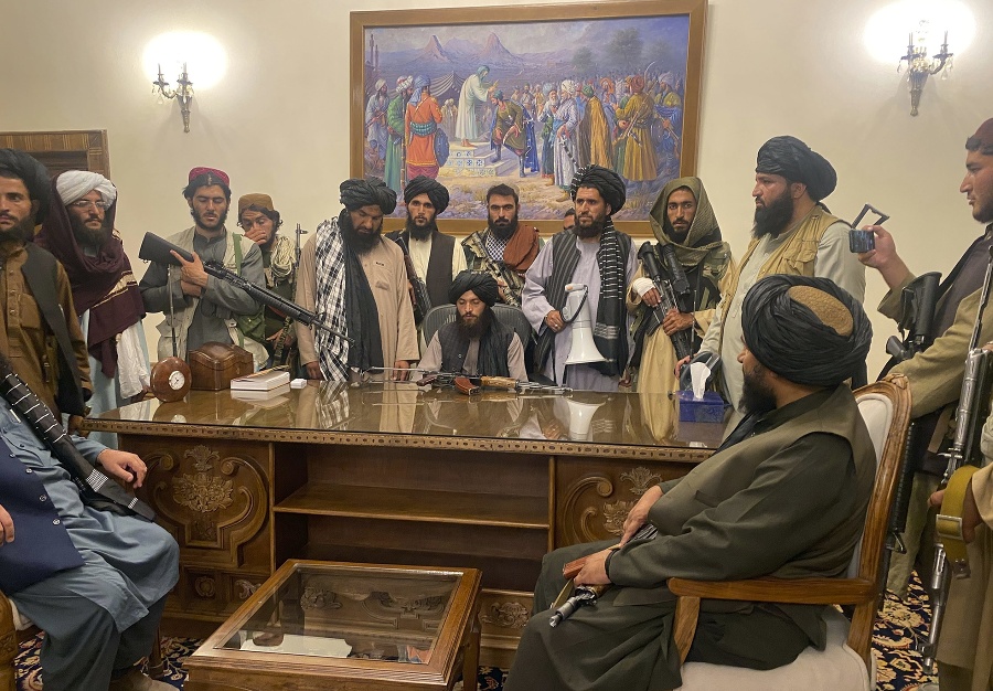 Bojovníci Talibanu v prezidentskom