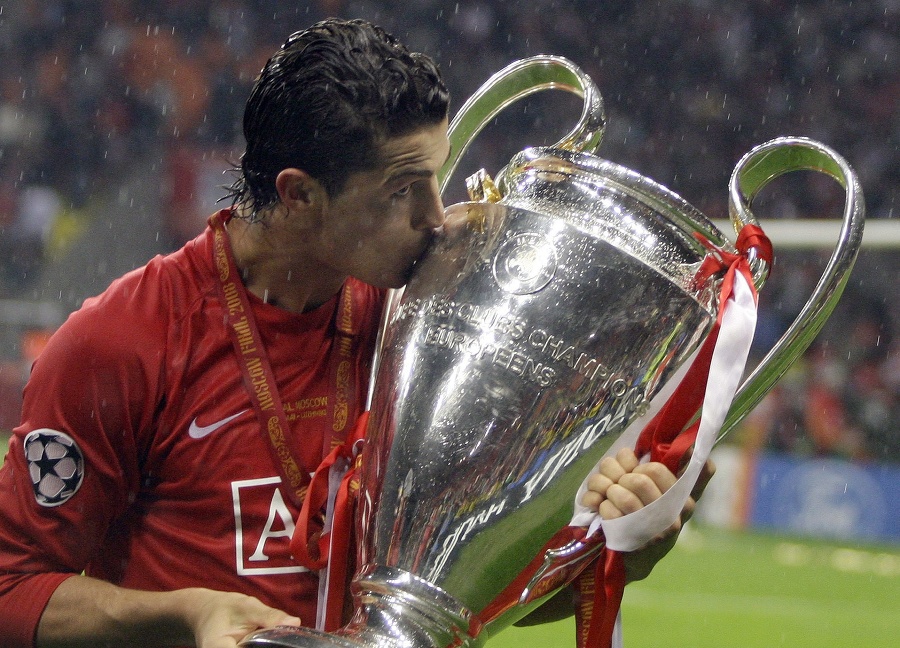 Portugalský futbalista Cristiano Ronaldo sa po dvanástich rokoch vracia do Manchestru United.