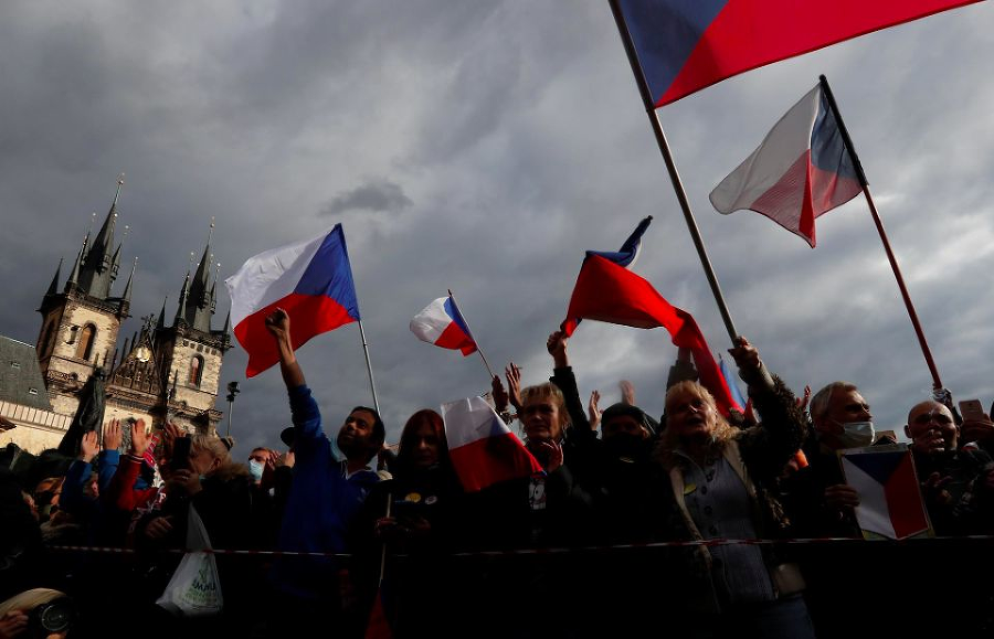 Ľudia v Prahe demonštrovali