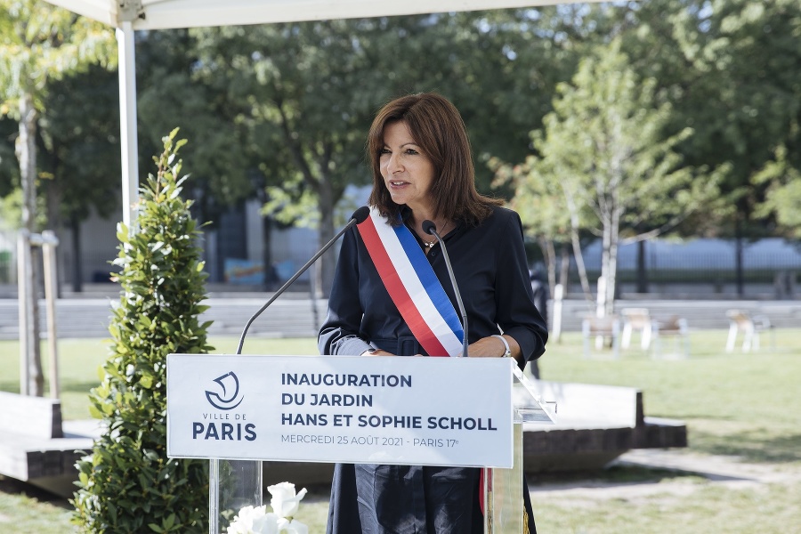 Starostka Paríža Anne Hidalgová.