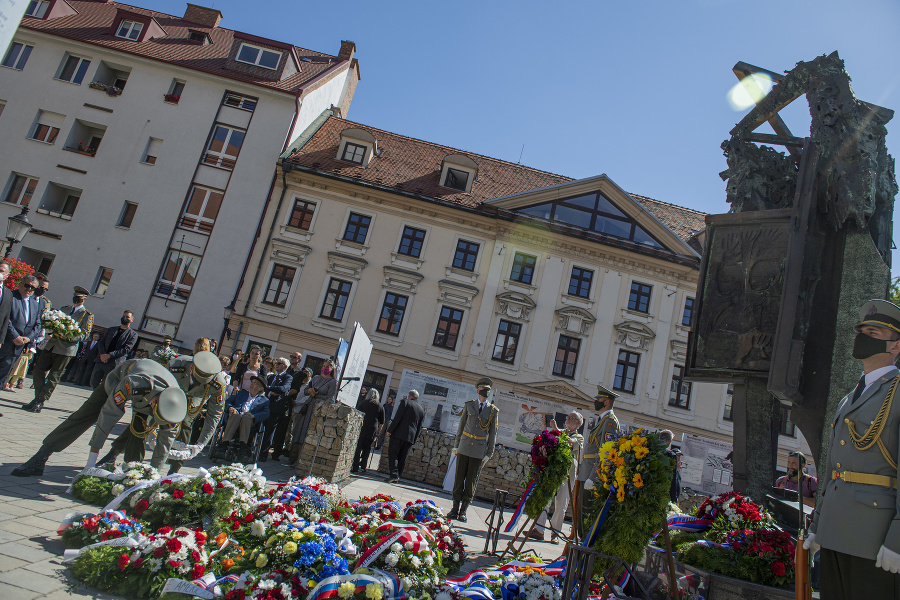 Pamätný deň obetí holokaustu a rasového násilia za účasti predsedu vlády SR Eduarda Hegera, predsedu Národnej rady SR Borisa Kollára (na snímke) a ďalších hostí.