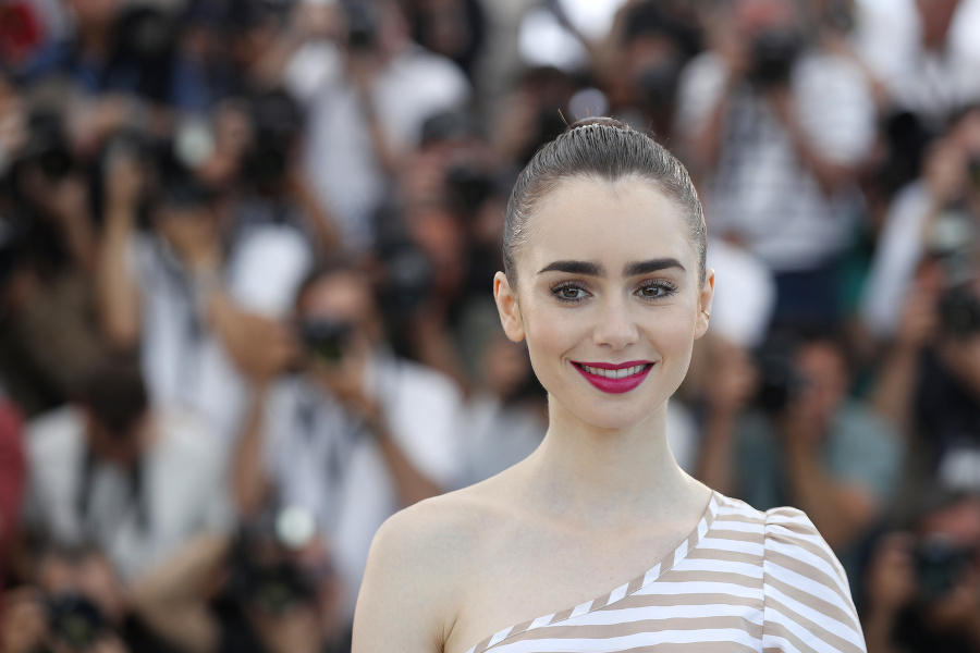 Lily Collins na 70.