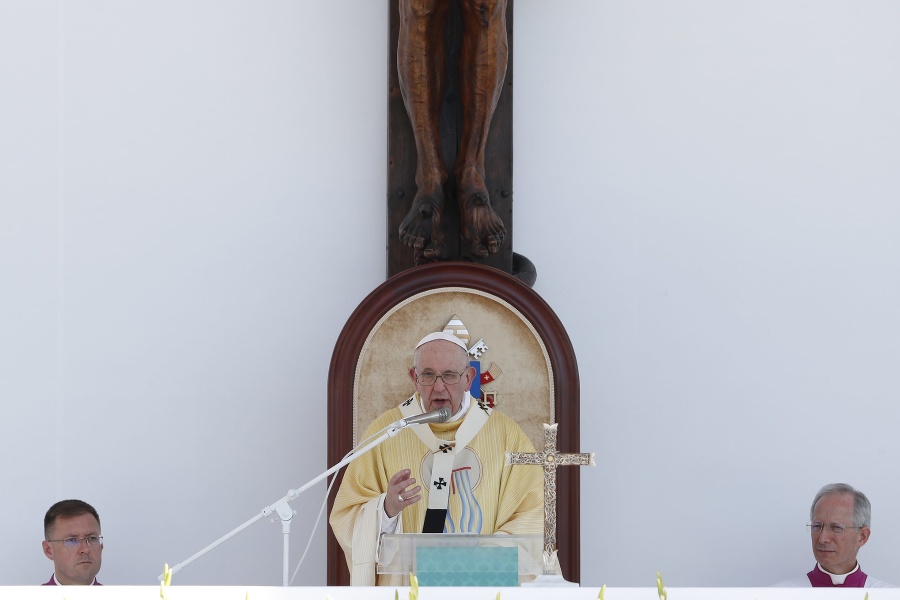 Pápež František celebruje sv.