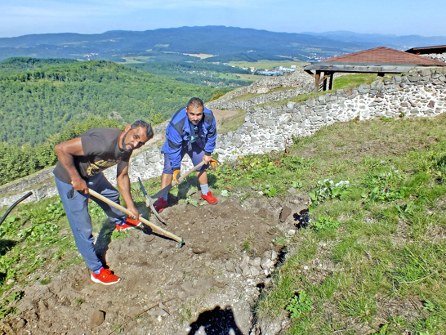 Na Pustom hrade nad Zvolenom už roky prebieha archeologický výskum.