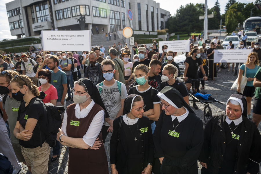 Zhromaždenie za záchranu národných