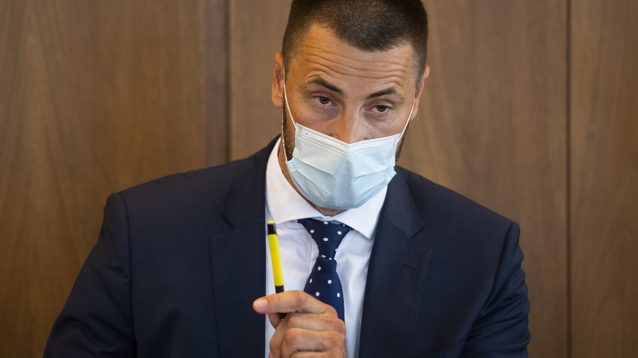  Predseda Výboru NR SR pre financie a rozpočet Marián Viskupič.