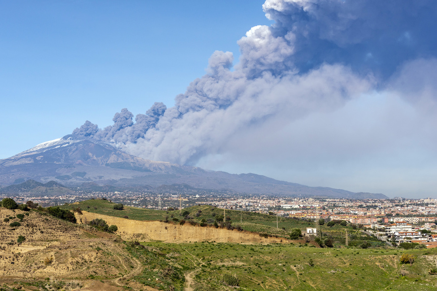 Sopka Etna vysoká 3357