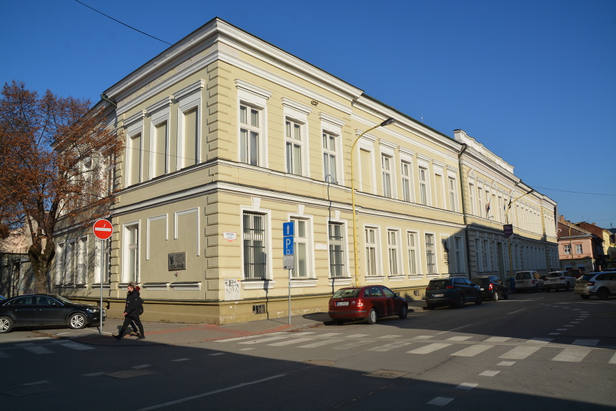 Gymnázium na Poštovej ulici