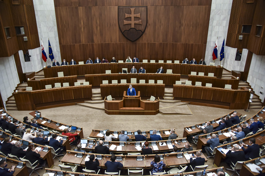 Piatkové rokovanie v parlamente