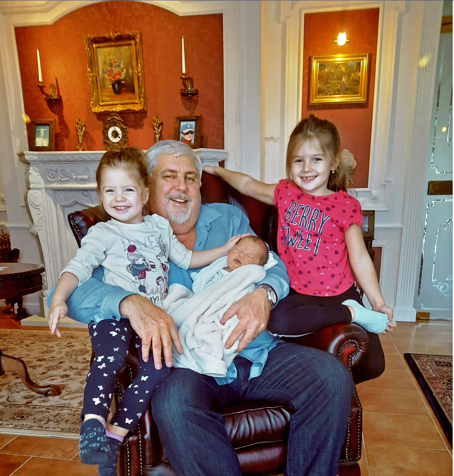 Tri princezné Andrásyho pred rokom: Karolína Laura (6), Natália Ella (4), Izabella Klára (1) robia svojmi „opimu“ radosť.