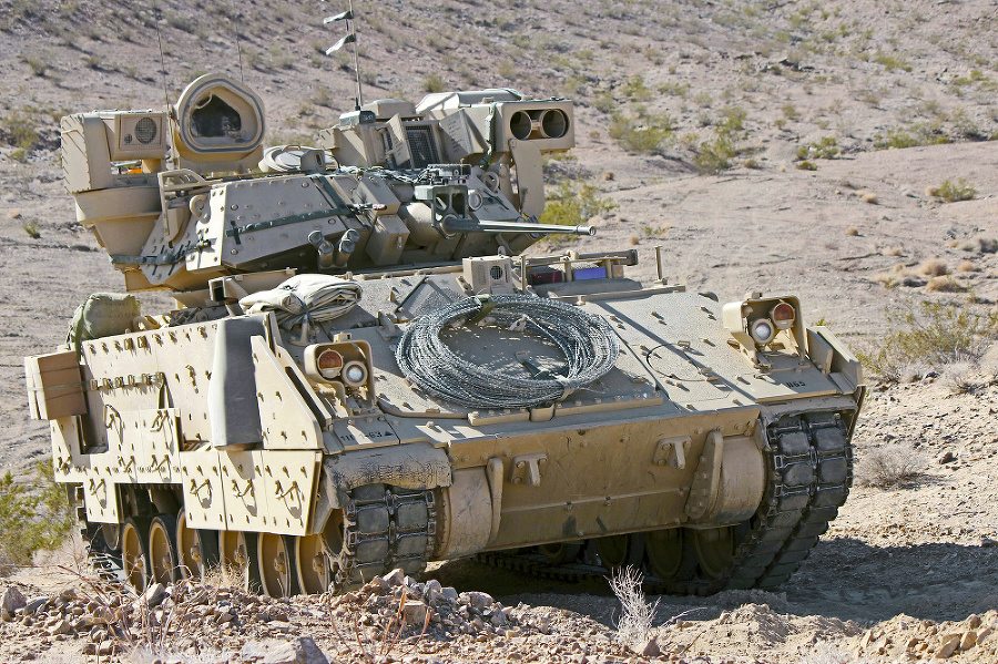 Príklad pásového vozidla - M2 Bradley Fighting Vehicle