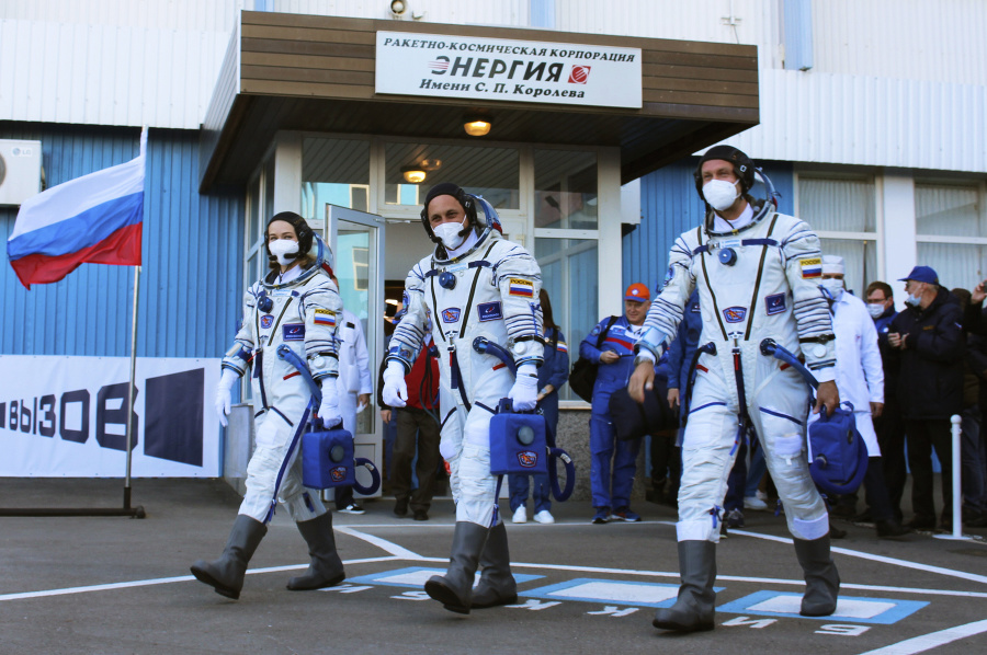 Rusi odleteli na ISS