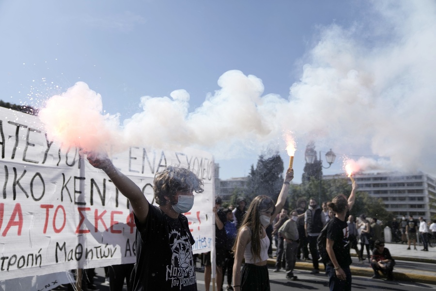 Učitelia v Grécku štrajkovali