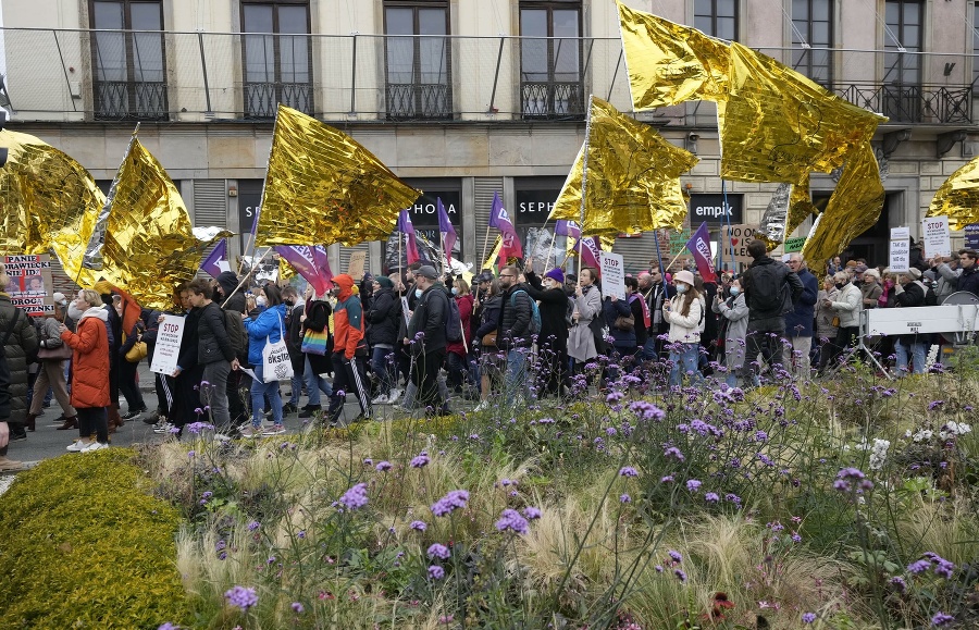 Tisíce ľudí protestovali v