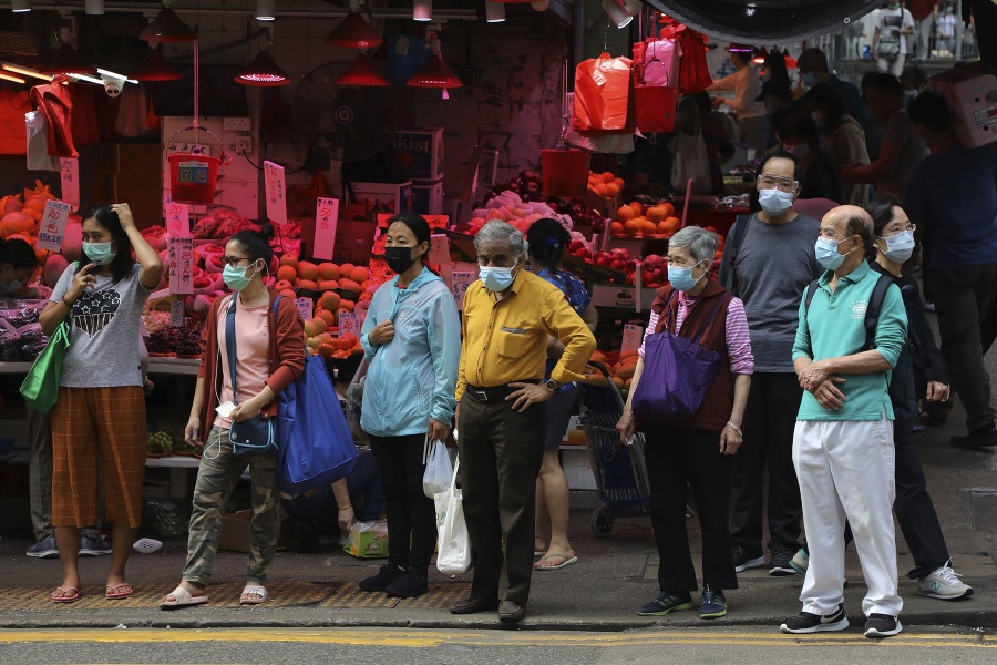 Ľudia v Hongkongu nosia