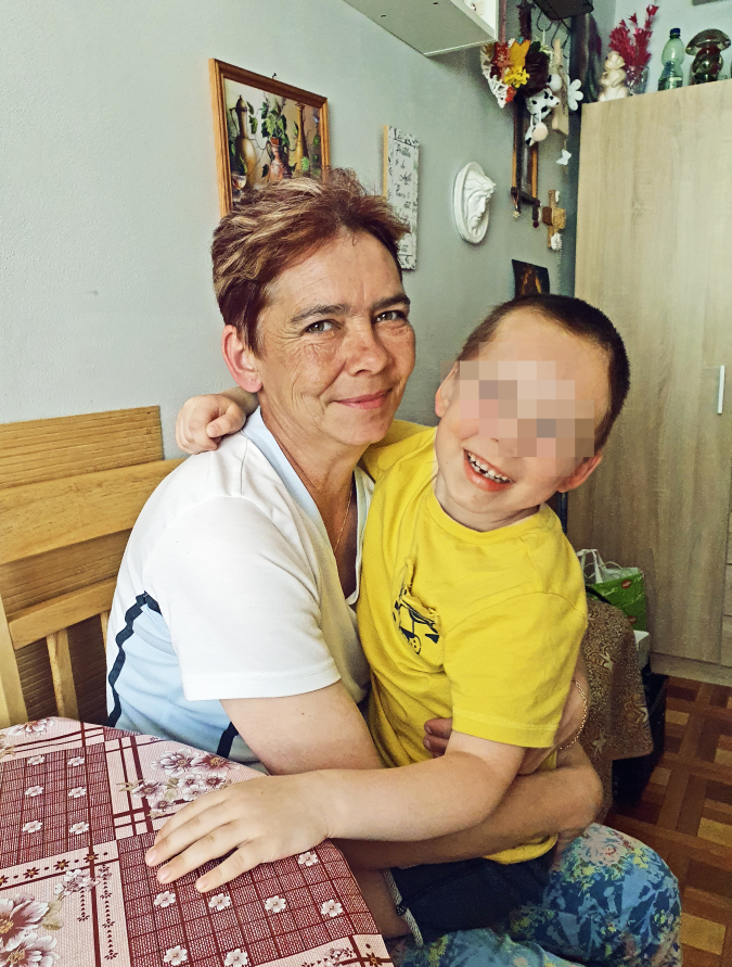 Maťko (6) žije so svojou starou mamou.