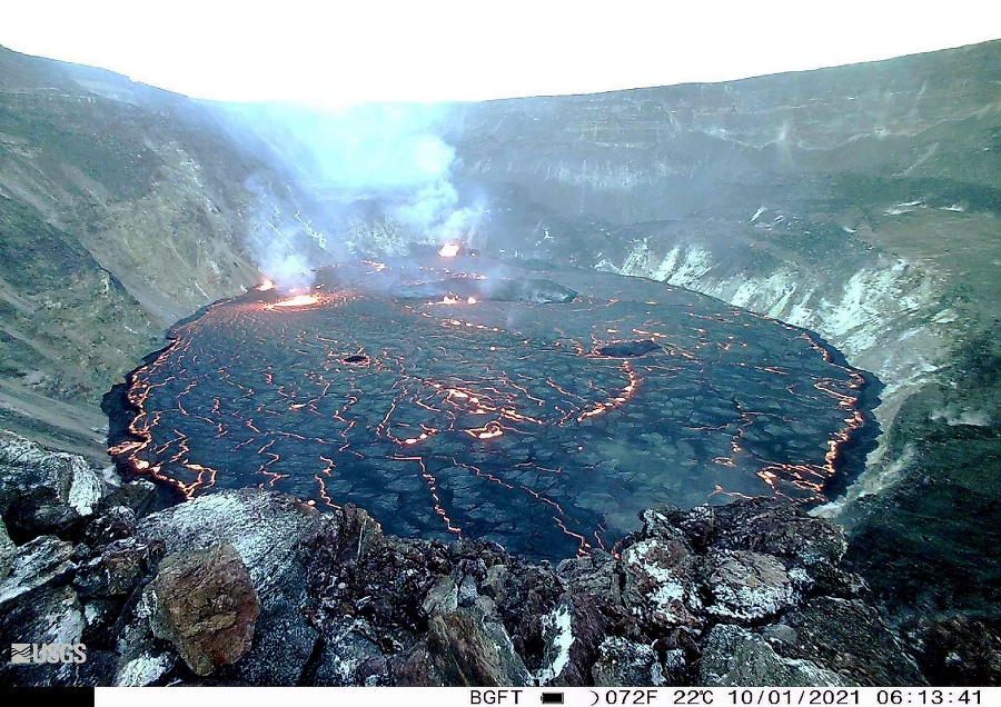 Sopka Kilauea na Havajských ostrovoch už mesiac chrlí žeravú lávu