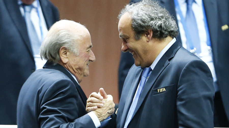 Blatter mal zaplatiť Platinimu