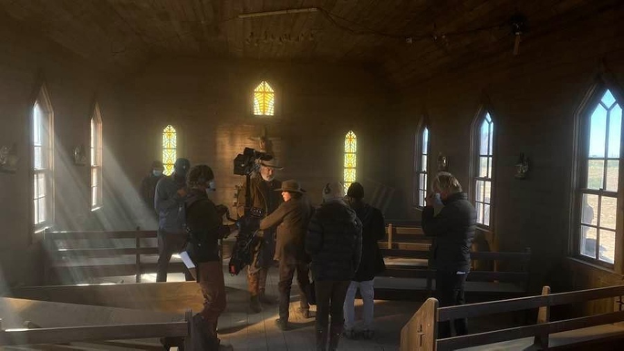Osudná scéna sa nakrúcala v kostole. Takto to vyzeralo na pľaci len pár okamihov pred smrtiacim výstrelom.