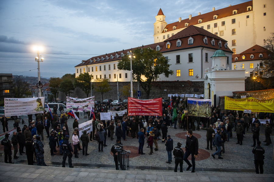 Protest proti reforme národných